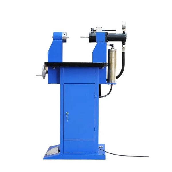 Horizontal riveting machine
